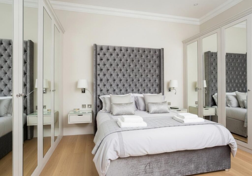 13. Elegant Small Bedroom That Feels Luxurious Classy Bedroom Ideas